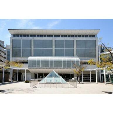 目黒区立八雲中央図書館