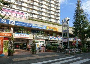 クイーンズ伊勢丹　笹塚店