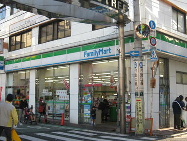 ファミリーマート幡ヶ谷駅南店