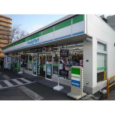 ファミリーマート板橋市場通り店