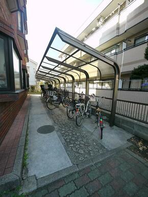 屋根付きの駐輪場