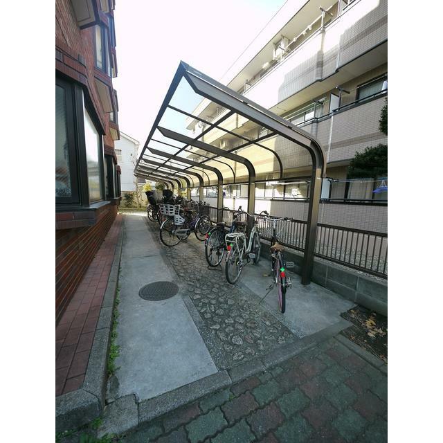 屋根付きの駐輪場
