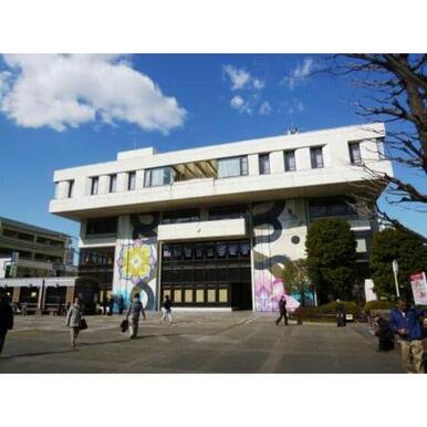 世田谷区立烏山図書館