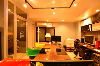 ２０１７年２月に撮影したものです。壁面色は現在ワインレッドに変更しています。