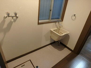室内洗濯機置き場、スロップシンク