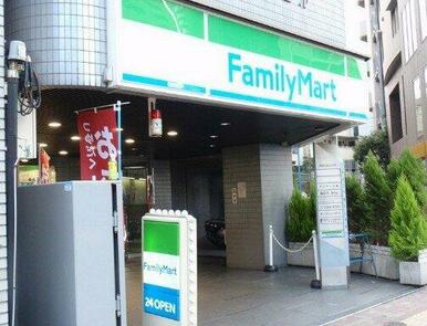 ファミリーマートサンズ西新宿店