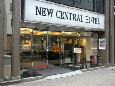 貸し会議室完備のホテルまで徒歩１分。