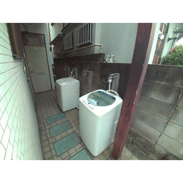 室外洗濯機置場