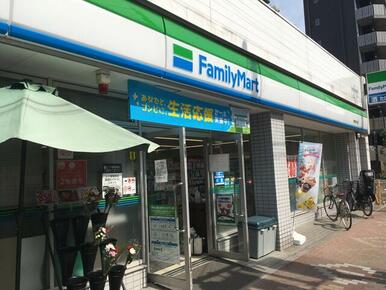 ファミリーマート台東松が谷店