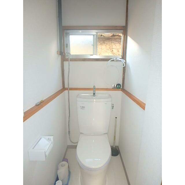 トイレは２ヶ所ございます。