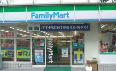 ファミリーマート　上板橋三丁目店