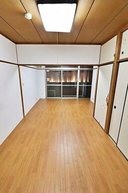 同タイプの参考写真です（建具や床、クロスの色味やイメージが異なる可能性がございます）