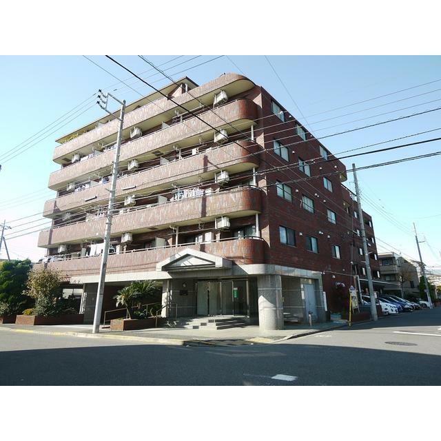 レンガ風タイルの欧風な外観