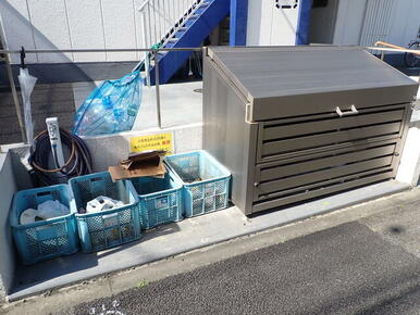 敷地内にゴミ置き場があります。